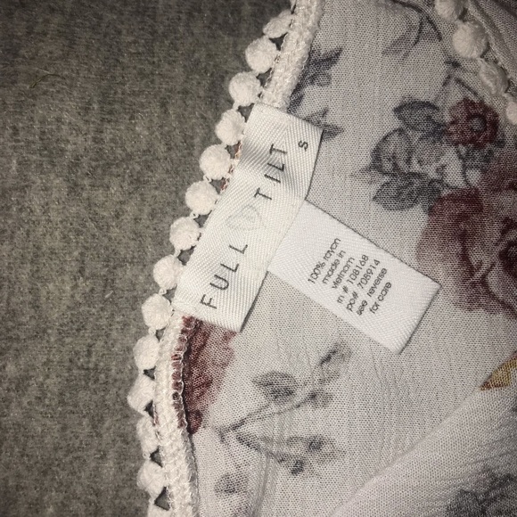 Tilly’s long sleeve blouse - Picture 3 of 3